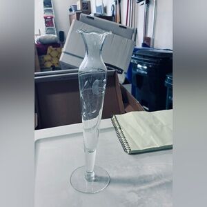 Set of 2 Princess House Heritage slim vases.